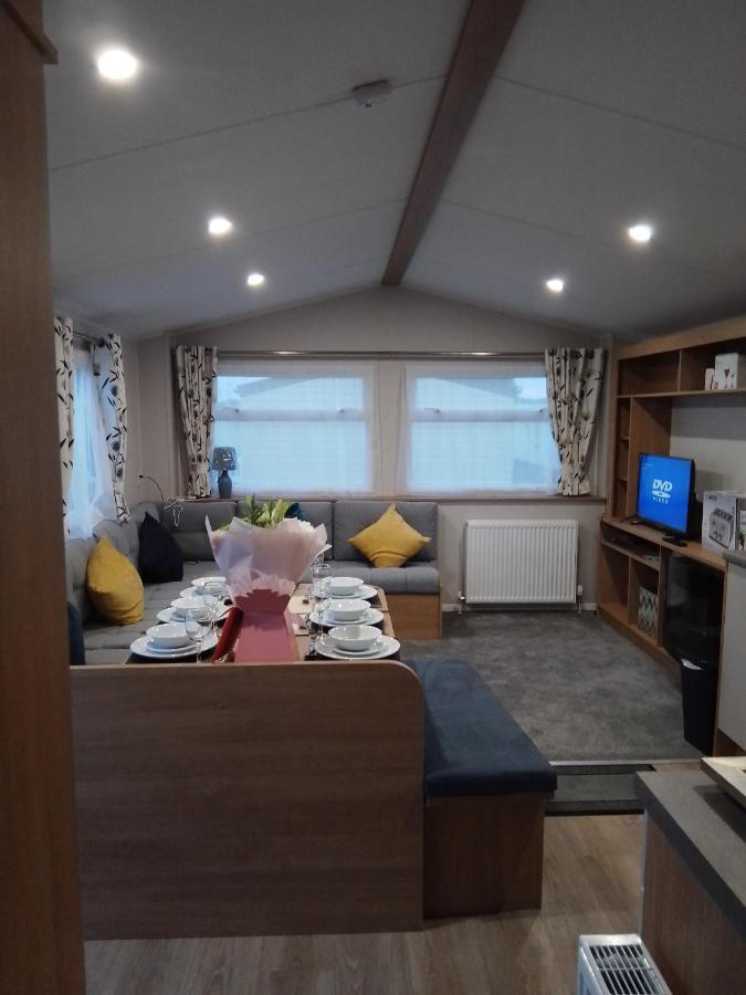 3 Bed ,Sleeps 8 Caravan California Cliffs Holiday Park Scratby ภายนอก รูปภาพ